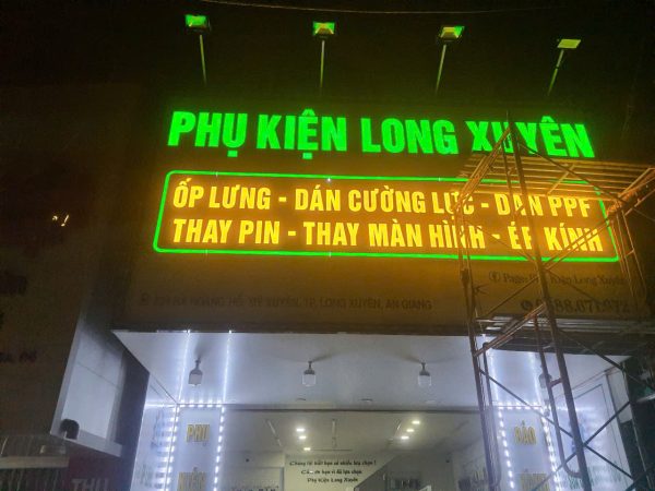 Mặt Dựng Alu Phụ Kiện Điện Thoại